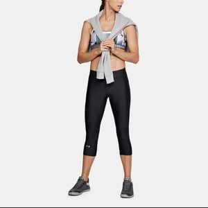 Under Armour Crop Leggings size large black NWOT
